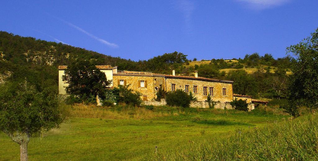 La Ferme De La Condamine Bed & Breakfast Saint-André-de-Rosans Екстериор снимка